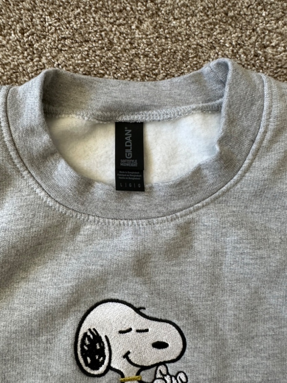 Colorado State Rams Snoopy Embroidered Crewneck Sweatshirt Size L - Picture 2 of 6